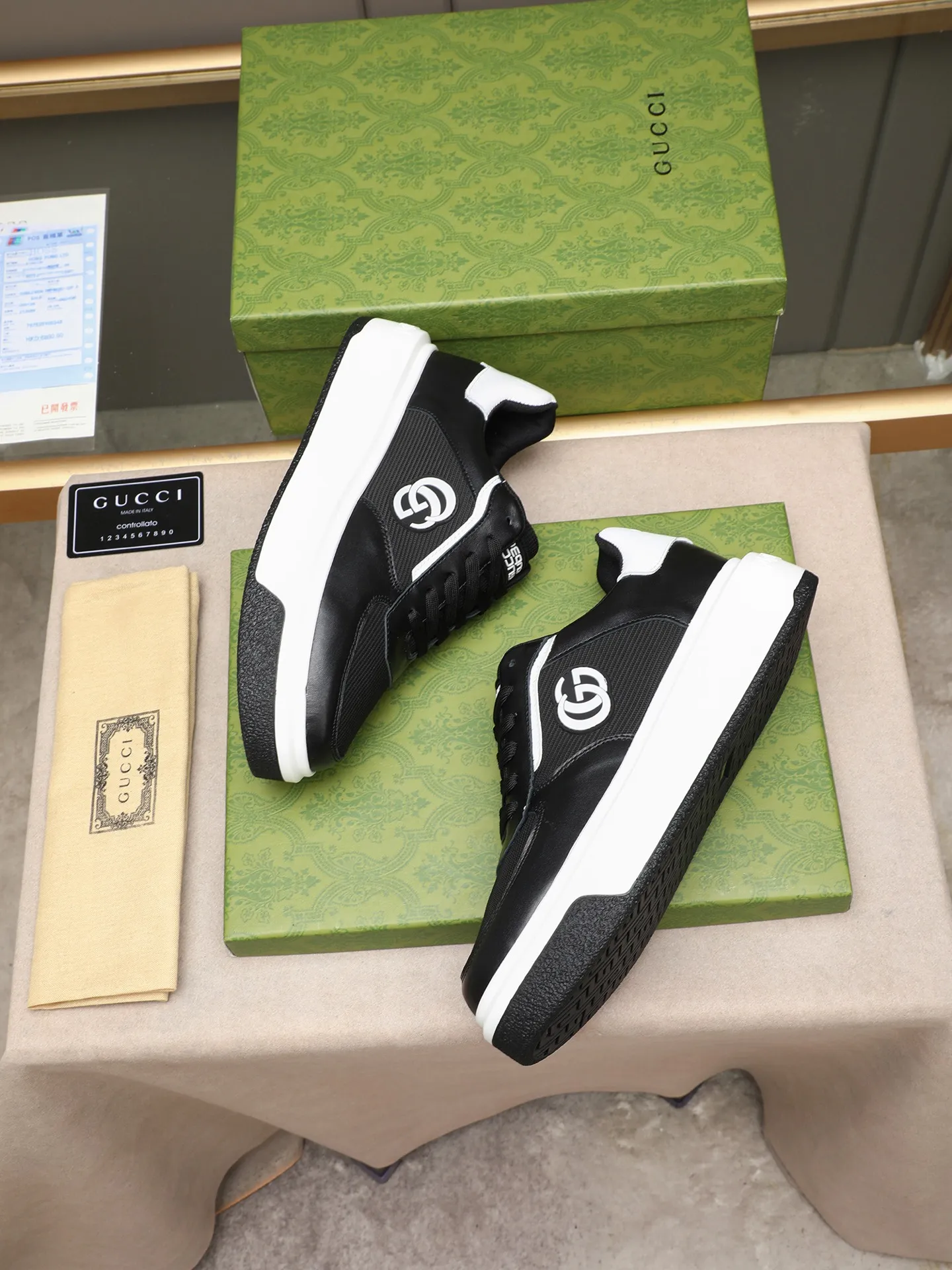 Men's shoes 💰480 New men's shoes GUCCI Fashion trend Made of first-layer calfskin ➕ washed sheep lining! The foot feels super comfortable and the workmanship is impeccable. Foam ultra-light outsole, size: 38-44 (45 customized) 3 colors to choose from!